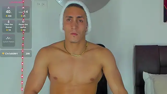 Snapshot of MikeRoss7777 chatting on December 19, 2024, 12:01 pm MikeRoss7777 online show from December 19, 2024, 12:01 pm