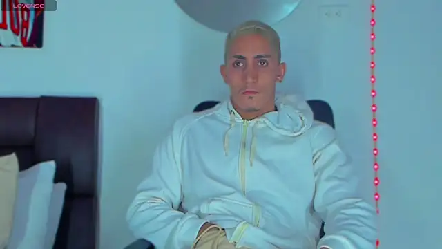 Snapshot of MikeRoss7777 chatting on January 20, 2025, 10:37 pm MikeRoss7777 online show from January 20, 2025, 10:37 pm