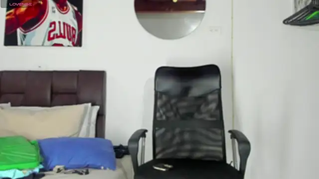 Snapshot of MikeRoss7777 chatting on January 25, 2025, 10:07 pm MikeRoss7777 online show from January 25, 2025, 10:07 pm