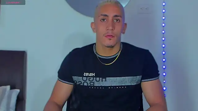 Snapshot of MikeRoss7777 chatting on January 26, 2025, 1:09 am MikeRoss7777 online show from January 26, 2025, 1:09 am