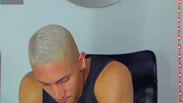 Snapshot of MikeRoss7777 chatting on January 28, 2025, 1:08 am MikeRoss7777 online show from January 28, 2025, 1:08 am