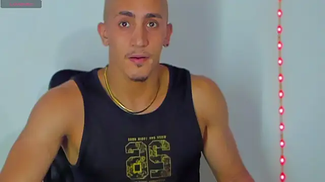 Snapshot of MikeRoss7777 chatting on January 28, 2025, 4:18 am MikeRoss7777 online show from January 28, 2025, 4:18 am