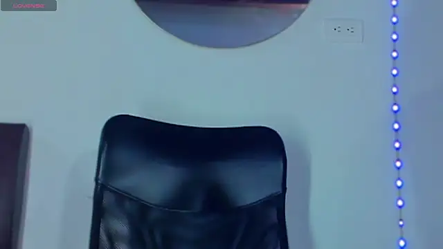 Snapshot of MikeRoss7777 chatting on February 6, 2025, 3:16 am MikeRoss7777 online show from February 6, 2025, 3:16 am