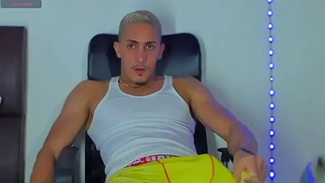 Snapshot of MikeRoss7777 chatting on February 7, 2025, 6:56 am MikeRoss7777 online show from February 7, 2025, 6:56 am