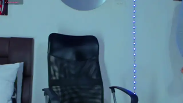 Snapshot of MikeRoss7777 chatting on February 7, 2025, 11:03 pm MikeRoss7777 online show from February 7, 2025, 11:03 pm