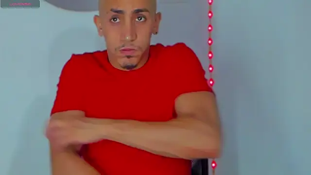 Snapshot of MikeRoss7777 chatting on February 14, 2025, 3:05 pm MikeRoss7777 online show from February 14, 2025, 3:05 pm