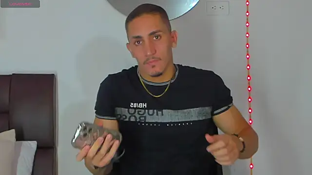 Snapshot of MikeRoss7777 chatting on September 28, 2025, 5:07 pm MikeRoss7777 online show from September 28, 2025, 5:07 pm