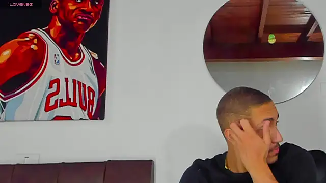 Snapshot of MikeRoss7777 chatting on October 3, 2025, 11:07 am MikeRoss7777 online show from October 3, 2025, 11:07 am