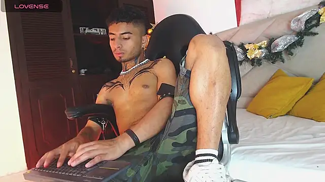 JuanCamiilo 66 online show from December 13, 2024, 3:16 am