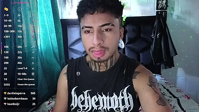 JuanCamiilo 66 online show from May 12, 2026, 4:04 pm