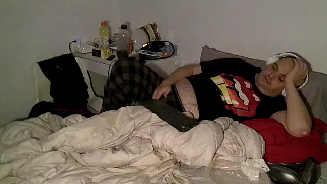 caressonnous online show from October 22, 2025, 3:34 pm