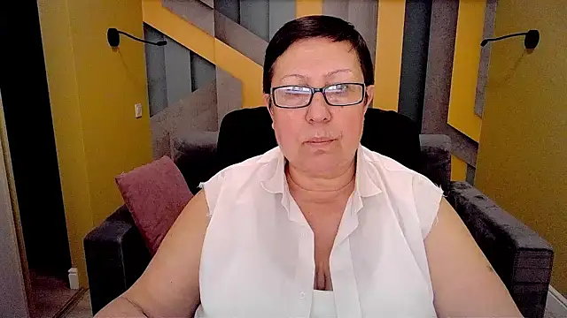 BarbaraTurners online show from February 15, 2025, 2:26 am