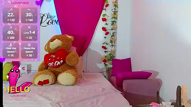 natashakissess online show from December 4, 2024, 3:54 pm