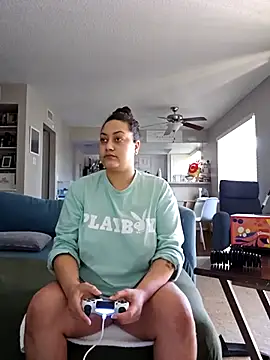 honeeyyy pot online show from December 30, 2024, 7:11 pm