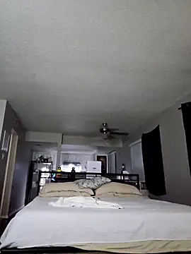 honeeyyy pot online show from February 25, 2026, 6:45 am