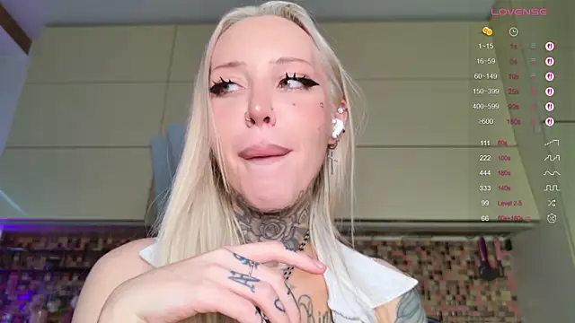 Snapshot of 2badforyou chatting on November 30, 2025, 12:09 pm 2badforyou online show from November 30, 2025, 12:09 pm