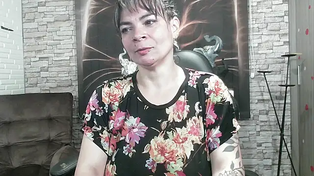 charlotedoll online show from February 15, 2025, 4:58 am