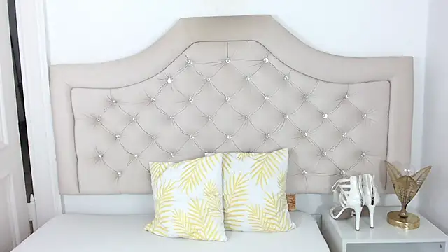 Snapshot of AbbyPleasure chatting on December 11, 2024, 8:47 am AbbyPleasure online show from December 11, 2024, 8:47 am