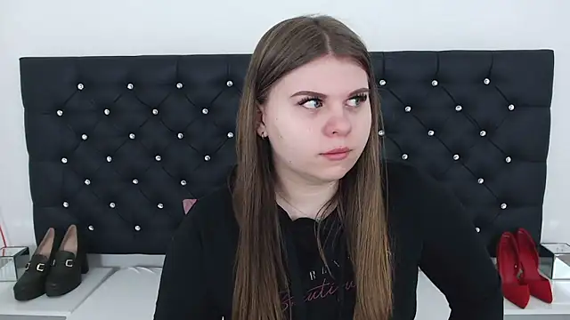 Snapshot of AbbyPleasure chatting on February 18, 2025, 9:21 am AbbyPleasure online show from February 18, 2025, 9:21 am