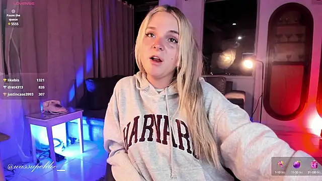 misschloe   online show from February 5, 2025, 4:16 am