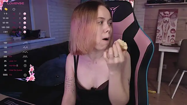 lucy mirror online show from November 10, 2025, 8:30 pm