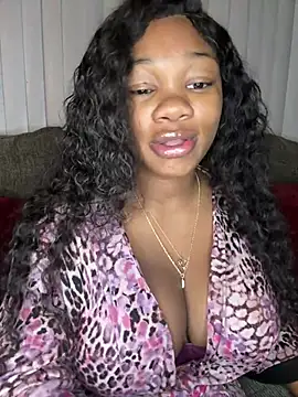 Snapshot of CharismaaBanx chatting on February 19, 2025, 7:39 am CharismaaBanx online show from February 19, 2025, 7:39 am