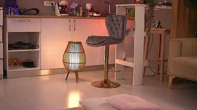 Snapshot of ButterflyLeah chatting on February 17, 2026, 2:41 am ButterflyLeah online show from February 17, 2026, 2:41 am