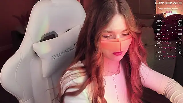 Frau Lina online show from December 13, 2024, 5:10 pm