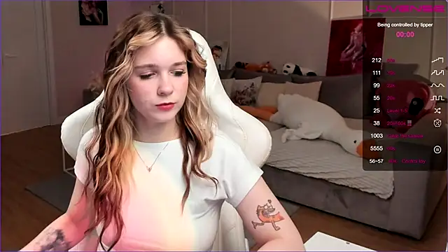 Frau Lina online show from March 4, 2026, 3:07 pm