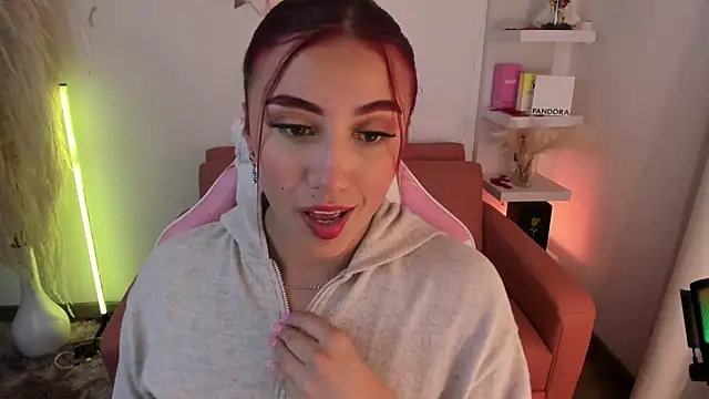 veronicaxx69 online show from April 24, 2026, 4:26 am