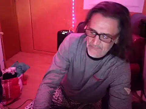 Lia Y PatrickX online show from November 27, 2025, 10:56 pm