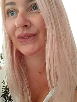 Snapshot of LadyLolyPop_ chatting on July 1, 2026, 1:07 am LadyLolyPop online show from July 1, 2026, 1:07 am