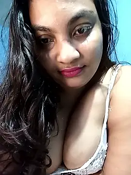 HottyOlly online show from October 4, 2025, 5:44 pm