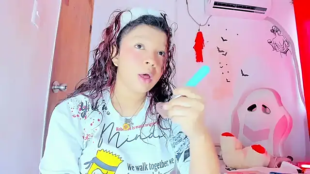 Snapshot of Emily_Coper18 chatting on February 3, 2026, 1:27 pm Emily Coper18 online show from February 3, 2026, 1:27 pm