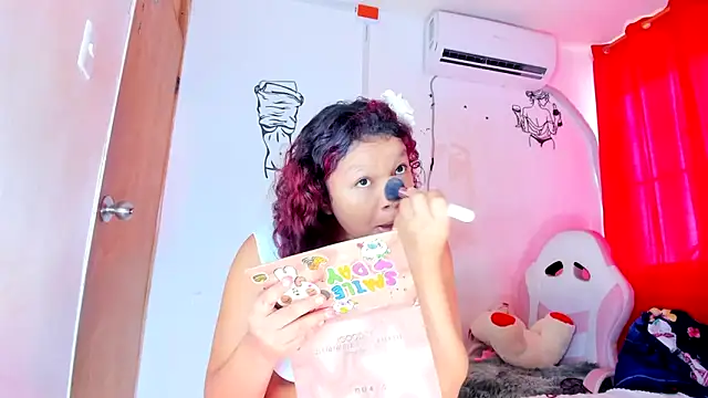 Snapshot of Emily_Coper18 chatting on February 16, 2026, 1:51 pm Emily Coper18 online show from February 16, 2026, 1:51 pm