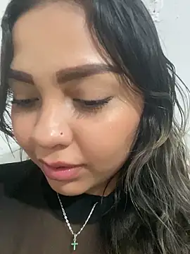 Snapshot of Abril_Gomez06 chatting on April 25, 2026, 10:29 pm Abril Gomez06 online show from April 25, 2026, 10:29 pm
