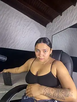 Snapshot of Abril_Gomez06 chatting on April 30, 2026, 6:03 pm Abril Gomez06 online show from April 30, 2026, 6:03 pm