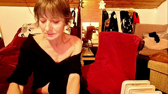 Hot Colettte online show from November 24, 2025, 9:58 pm