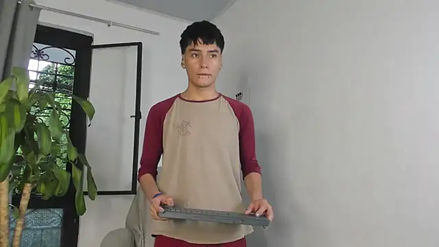 sebas rose online show from October 19, 2025, 10:10 pm