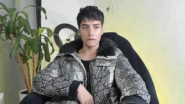 Snapshot of sebas_rose chatting on December 18, 2025, 1:17 pm sebas rose online show from December 18, 2025, 1:17 pm