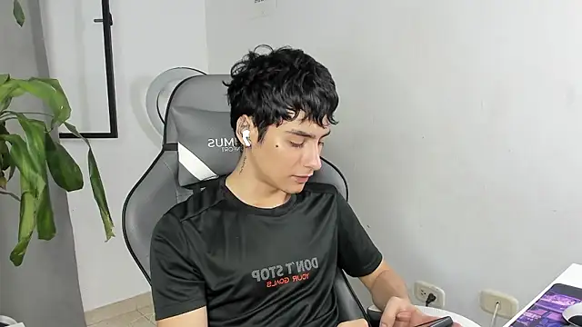 Snapshot of sebas_rose chatting on January 19, 2026, 3:16 pm sebas rose online show from January 19, 2026, 3:16 pm