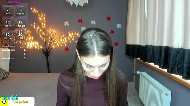 Snapshot of EmmyGreans chatting on February 14, 2026, 6:43 am EmmyGreans online show from February 14, 2026, 6:43 am