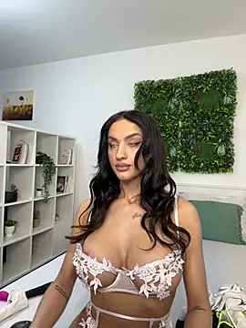 AylinRoss online show from January 19, 2025, 7:04 am