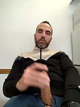 leon3875 online show from September 26, 2025, 3:05 pm