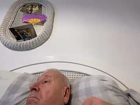 Bossinmidd12 online show from December 22, 2024, 9:31 pm