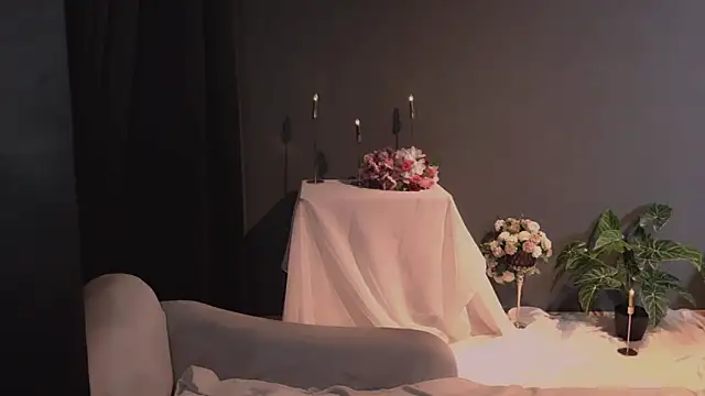 Saintrebella online show from November 13, 2025, 6:40 pm