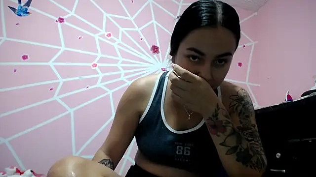 Gisella chaud online show from November 18, 2025, 4:33 pm