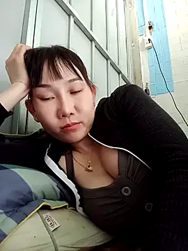 Ana love2000 online show from September 18, 2025, 1:18 am