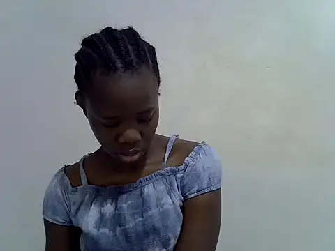 Snapshot of hey_its_andreana chatting on October 7, 2025, 8:06 pm hey its andreana online show from October 7, 2025, 8:06 pm