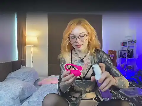 Snapshot of juicyshow_ chatting on September 19, 2025, 12:56 am juicyshow online show from September 19, 2025, 12:56 am